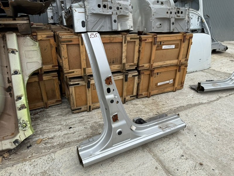 средняя стойка