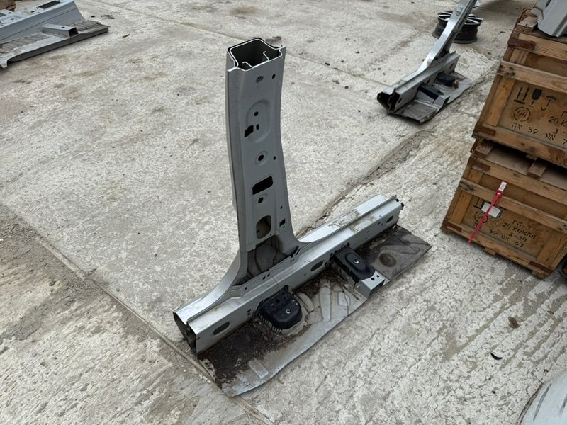 средняя стойка