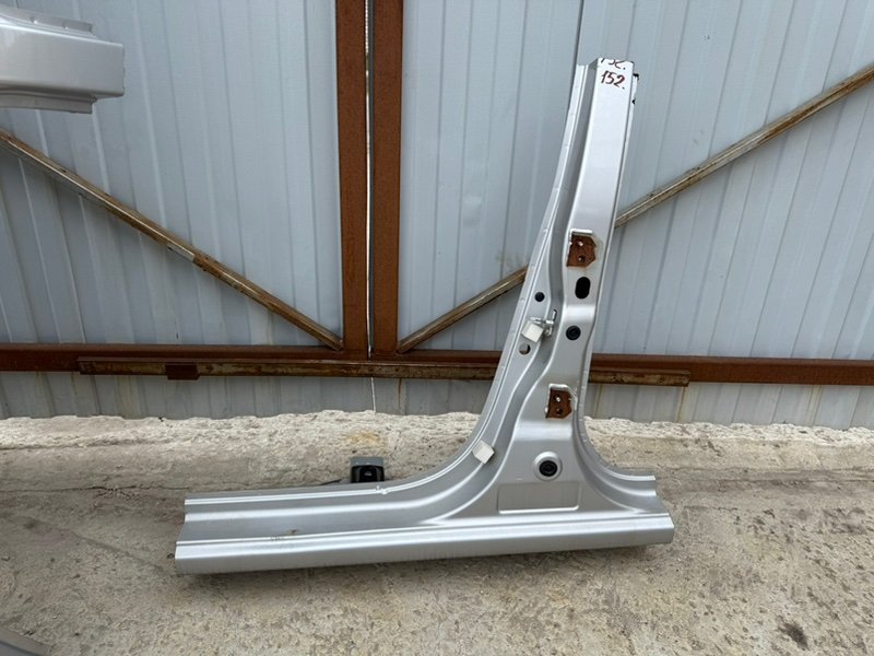 средняя стойка