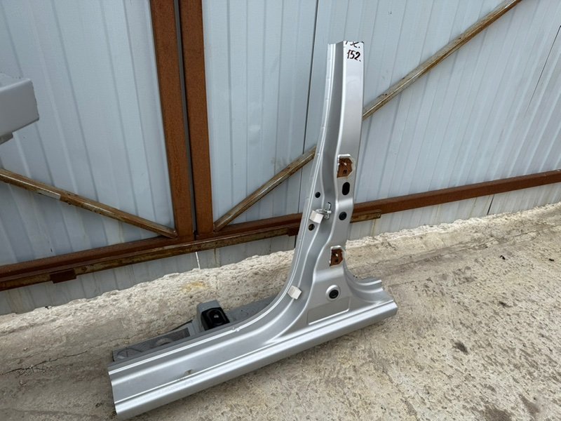 средняя стойка