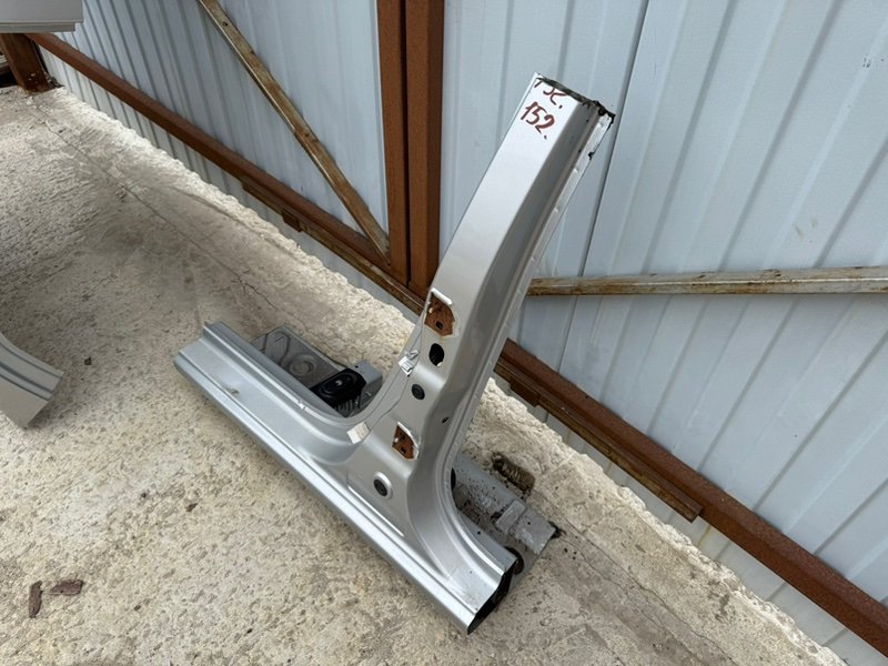 средняя стойка