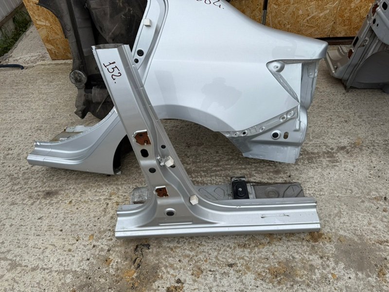 средняя стойка