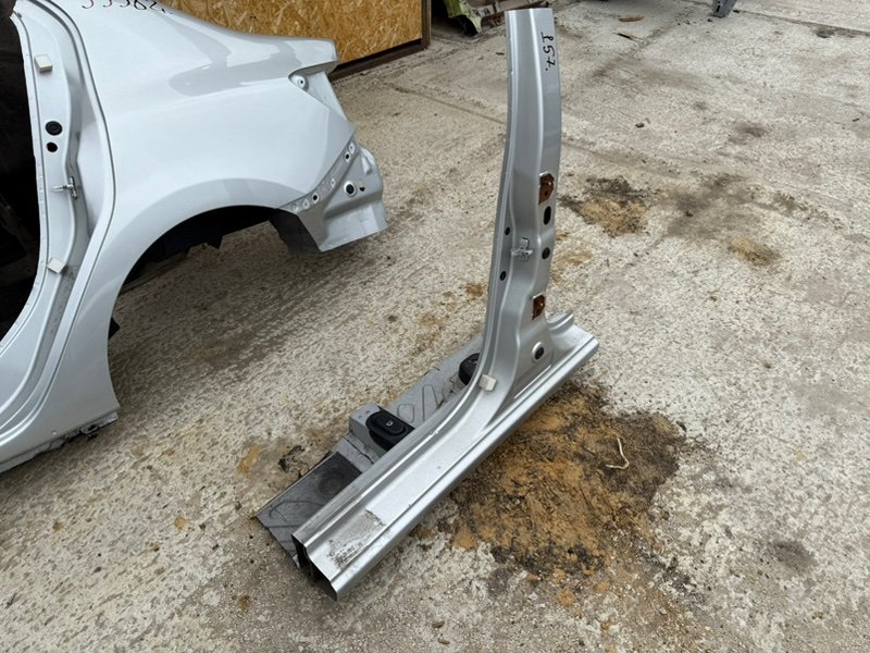 средняя стойка