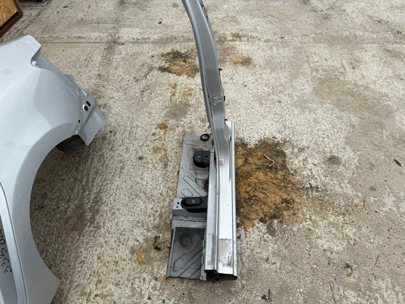 средняя стойка