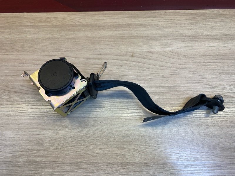 Ремень безопасности