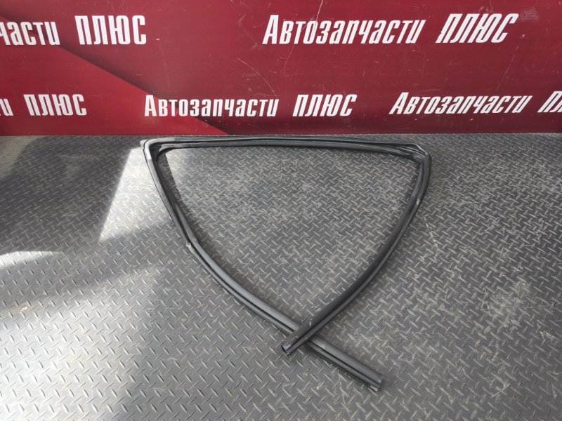 Уплотнитель стекла двери