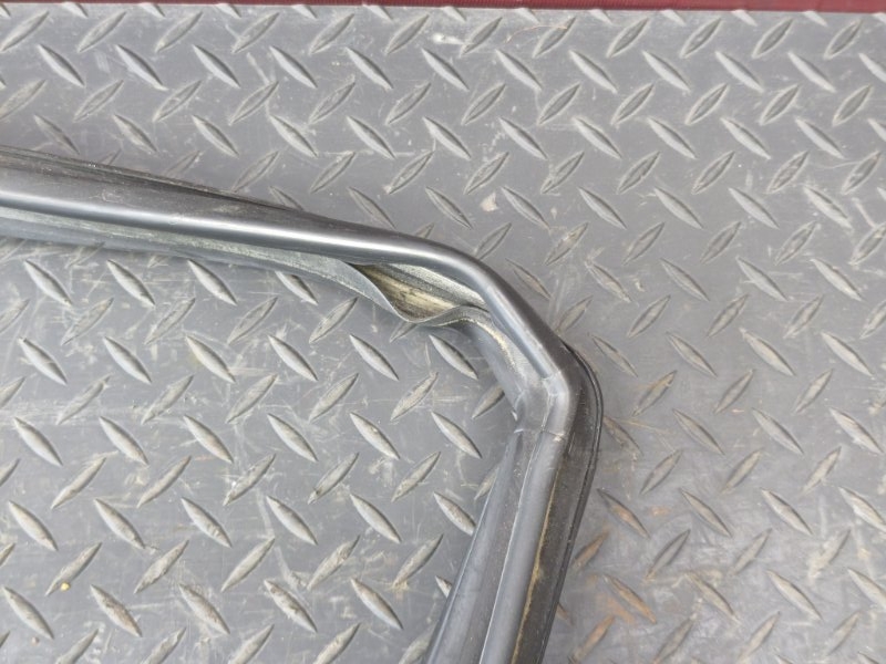 Уплотнитель стекла двери