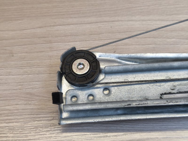 Стеклоподъемник    двери