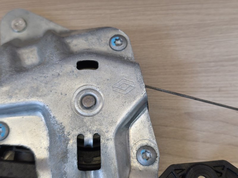 Стеклоподъемник    двери