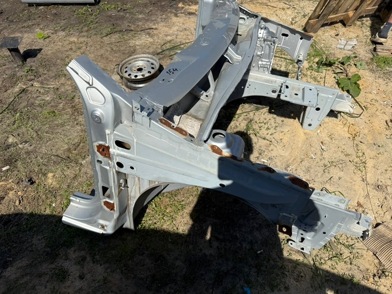 Передняя часть кузова