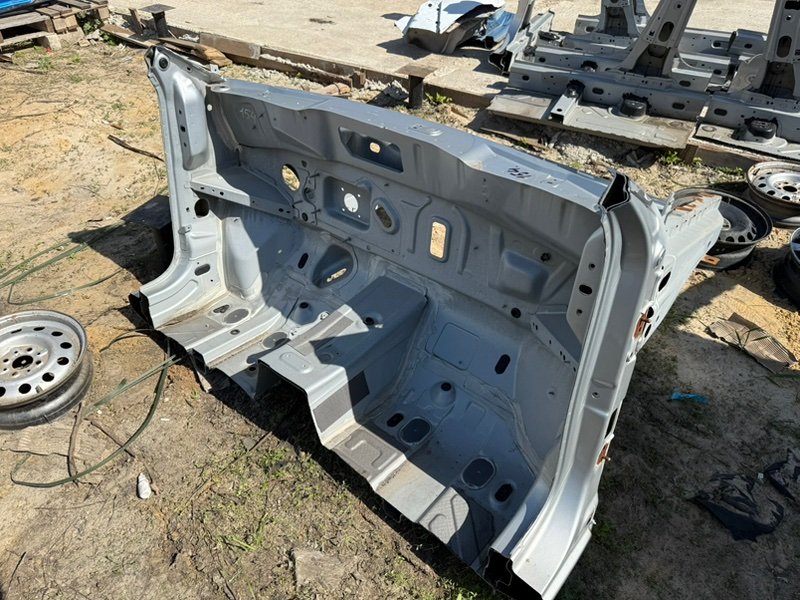 Передняя часть кузова