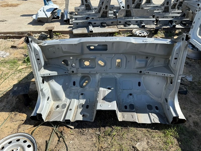 Передняя часть кузова