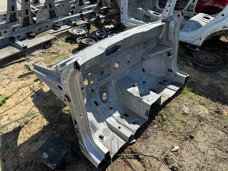 Передняя часть кузова