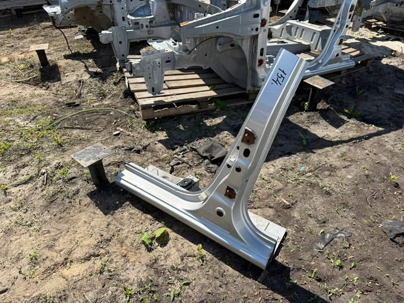 средняя стойка