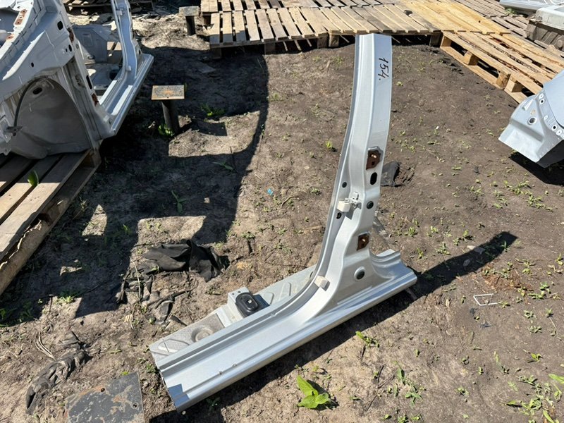 средняя стойка