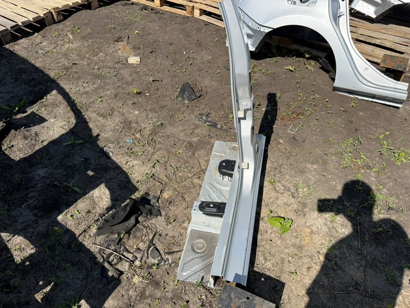 средняя стойка