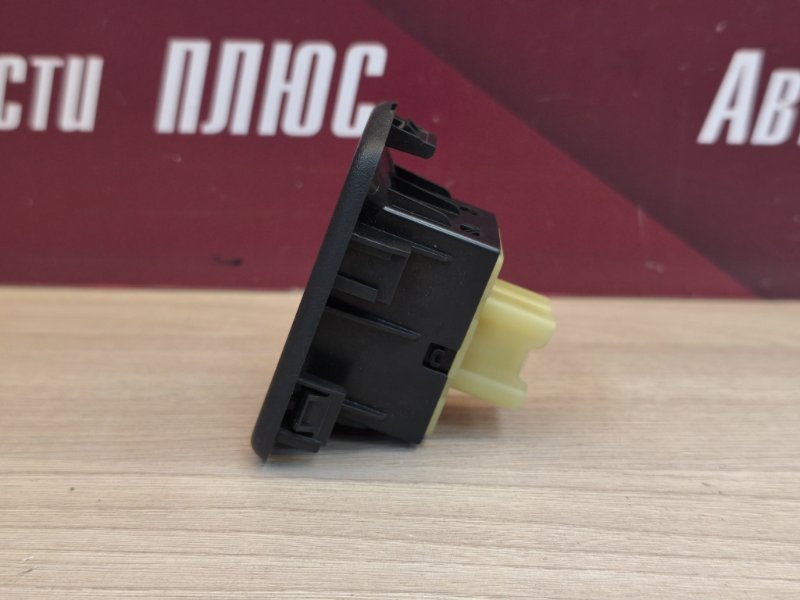 Кнопка стеклоподъемника