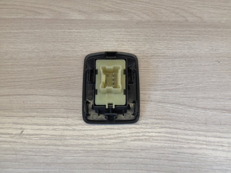 Кнопка стеклоподъемника