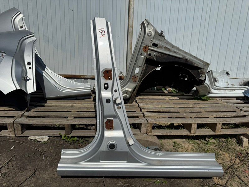 средняя стойка