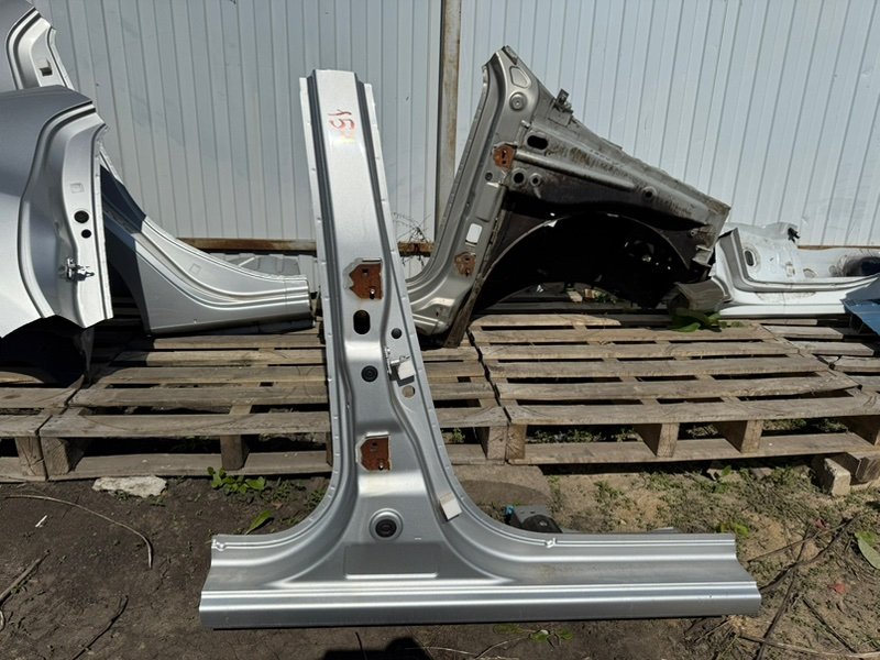 средняя стойка