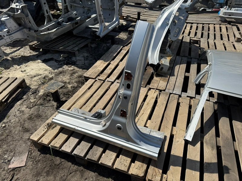 средняя стойка