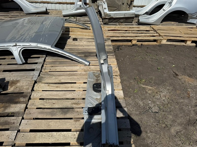 средняя стойка