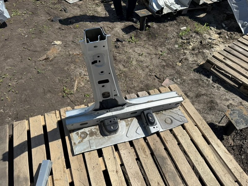 средняя стойка