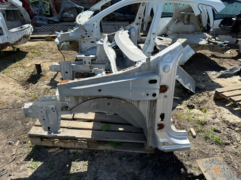 Передняя часть кузова