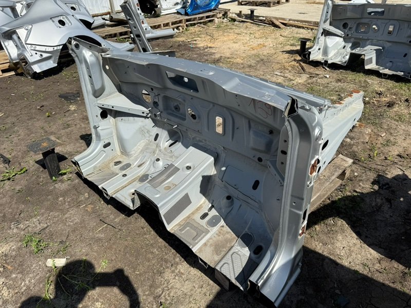 Передняя часть кузова