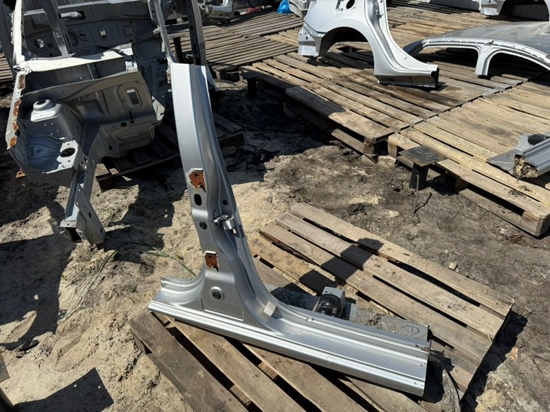 средняя стойка