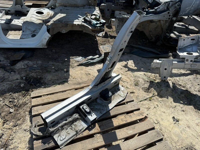 средняя стойка