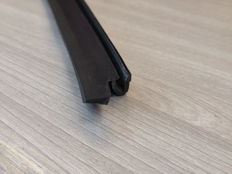 Уплотнитель стекла двери внутренний