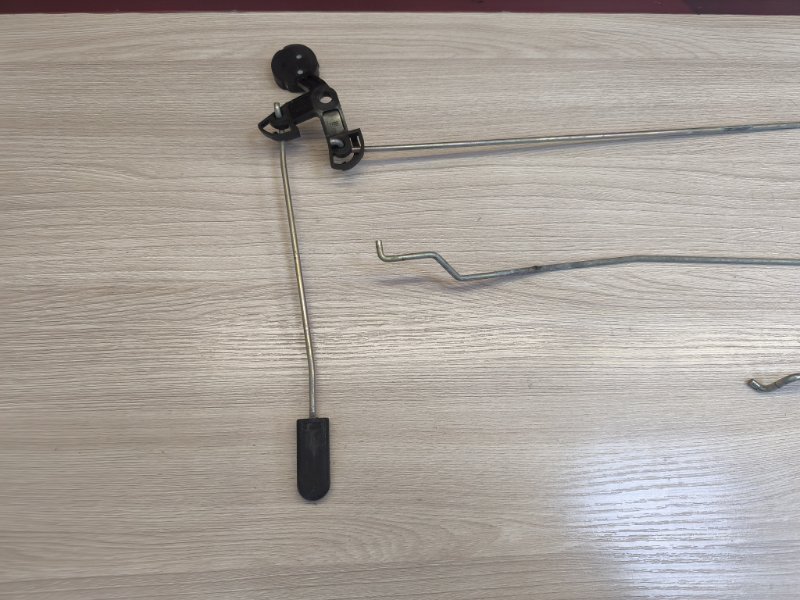 Тяга замка двери