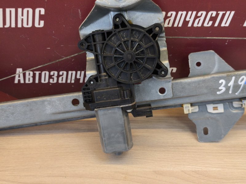 Стеклоподъемник    двери