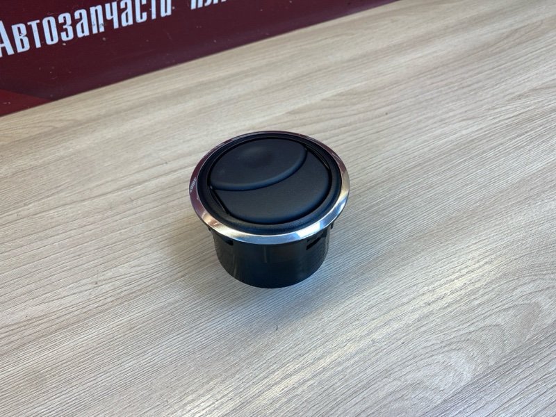 Воздушный дефлектор салона