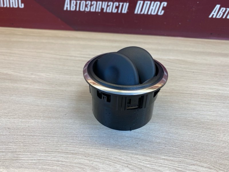 Воздушный дефлектор салона