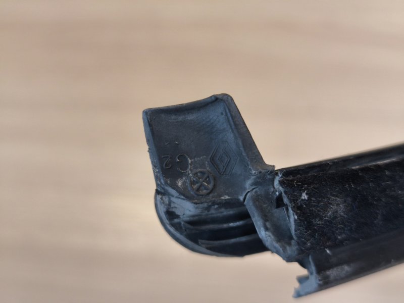 Уплотнитель стекла двери внешний