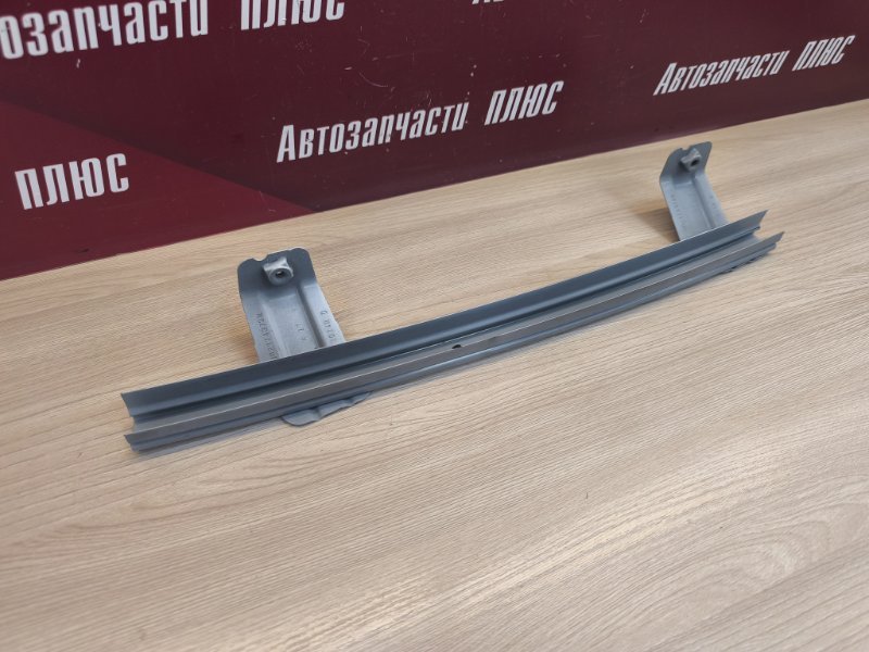 Направляющая стекла двери