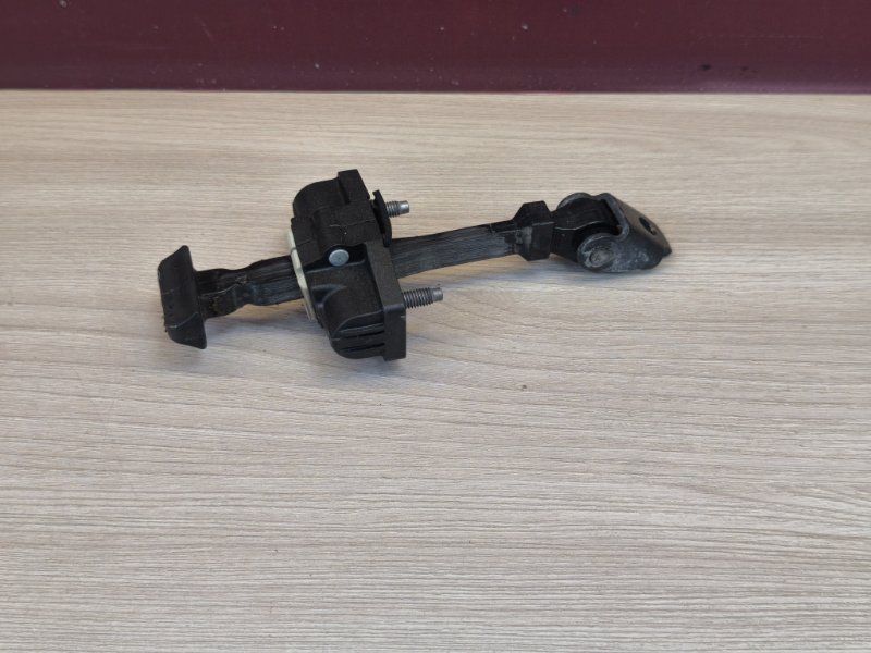 Ограничитель двери