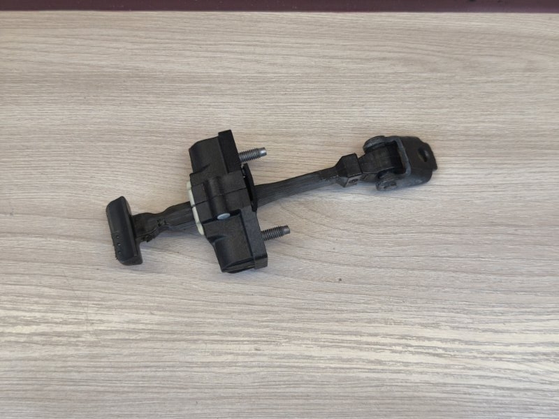 Ограничитель двери