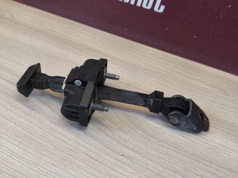 Ограничитель двери