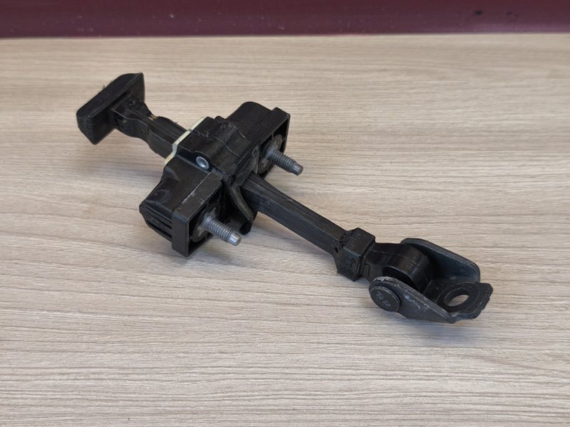 Ограничитель двери