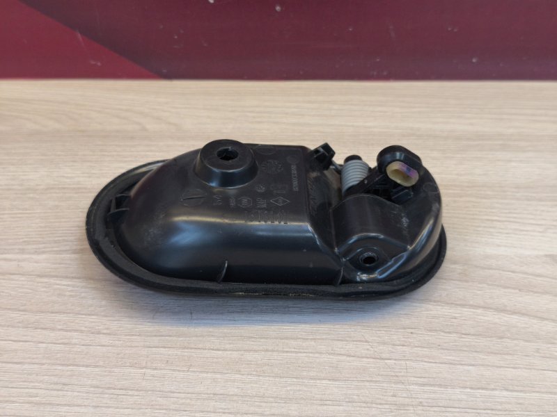 внутренняя ручка двери