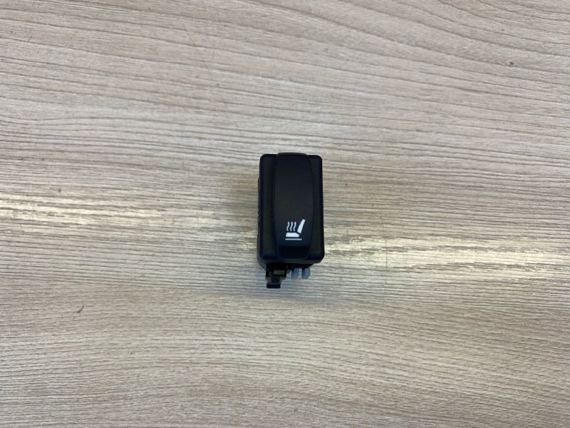 Кнопка обогрева сидений