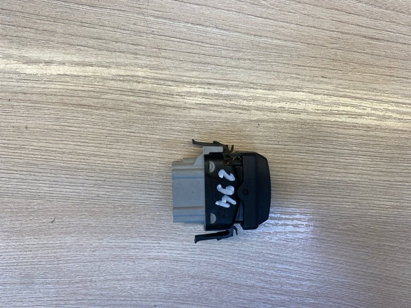 Кнопка обогрева сидений