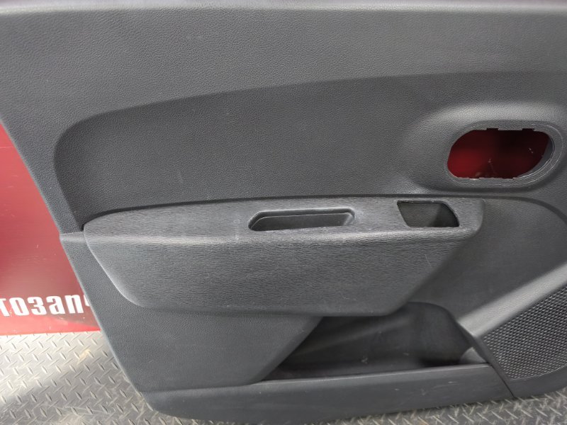 Обшивка боковой двери