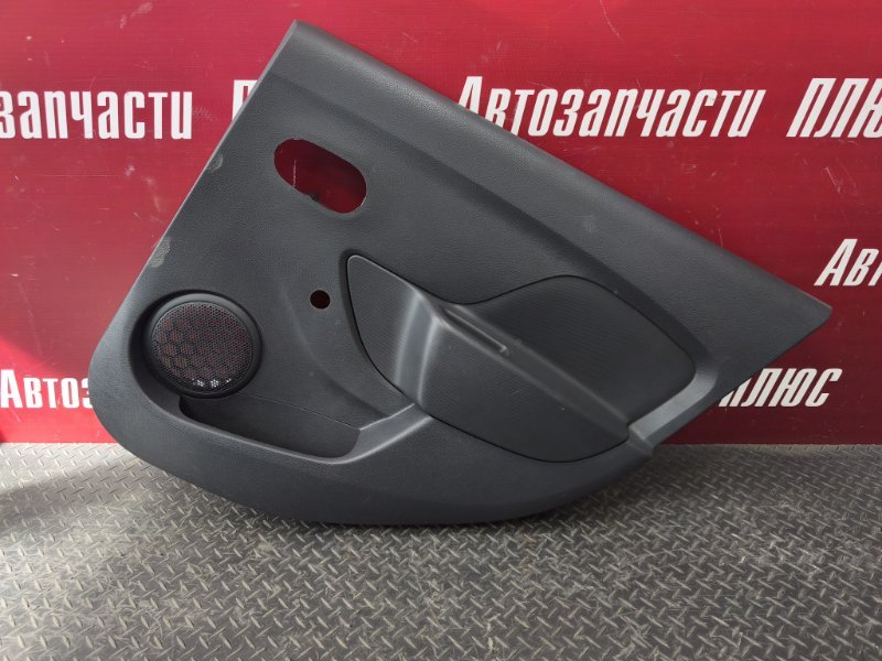 Обшивка боковой двери