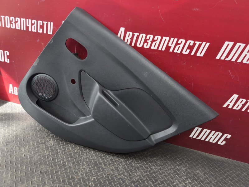 Обшивка боковой двери