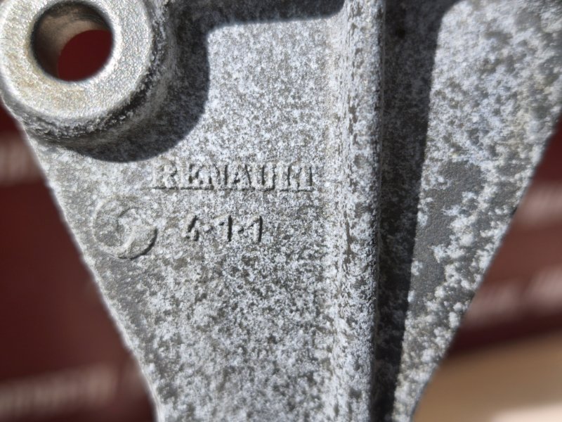 Кронштейн генератора