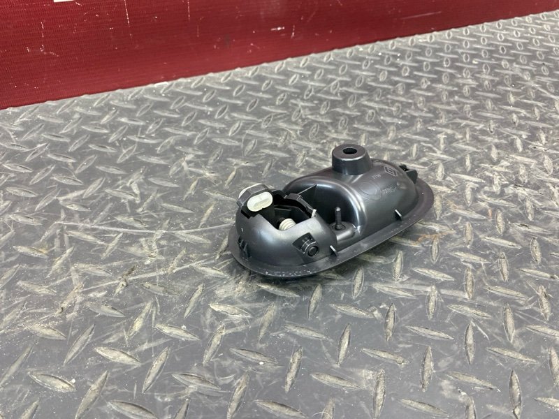 Внутренняя  ручка двери